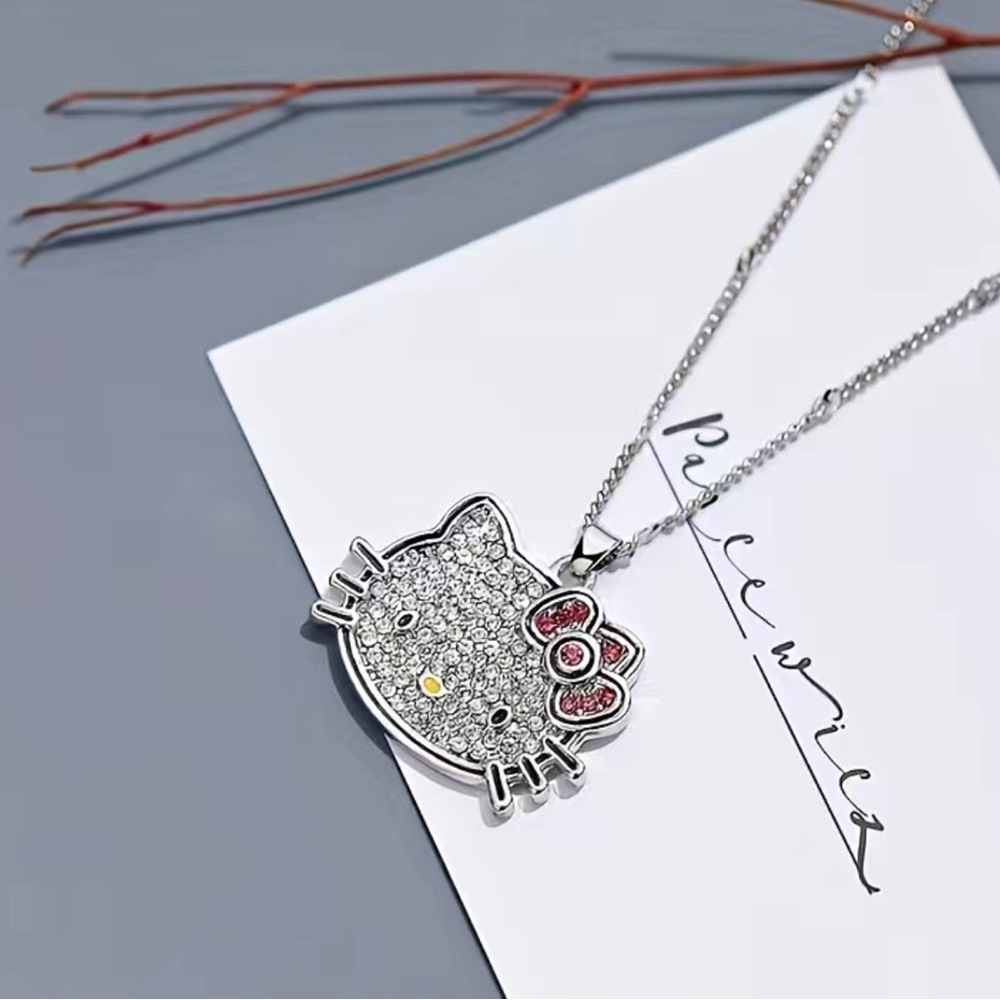 Hello Kitty Necklace - Picture 4 of 5